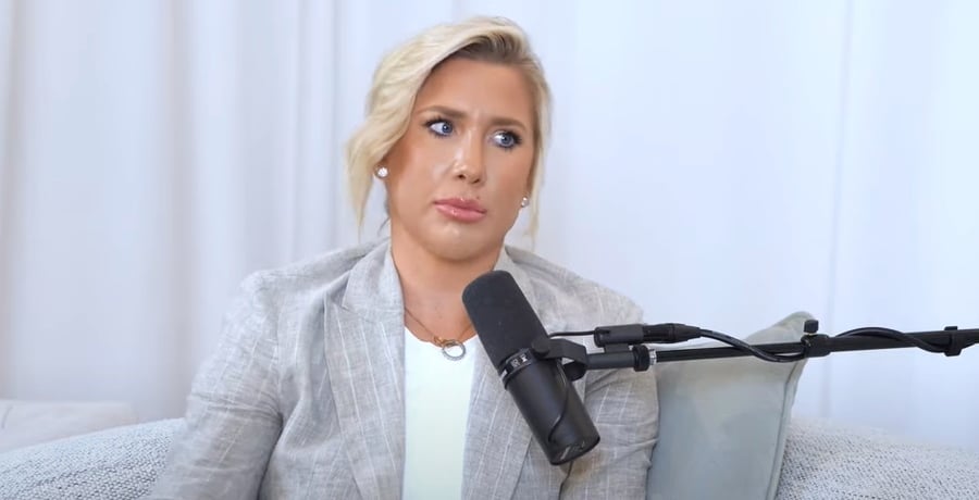 Savannah Chrisley - YouTube - Feature