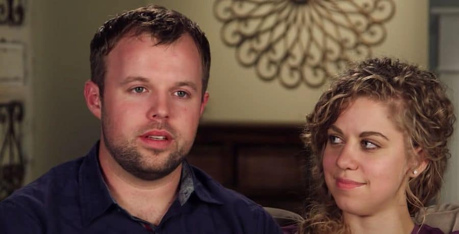 John and Abbie Duggar - YouTube