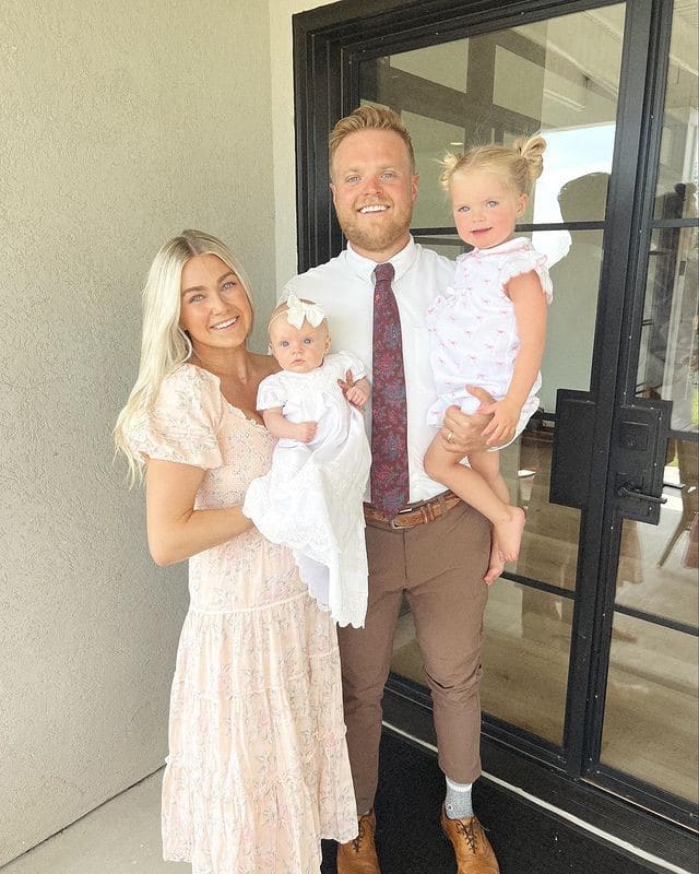 Lindsay Arnold, Sam Cusick, Sage Cusick and June Cusick from Instagram