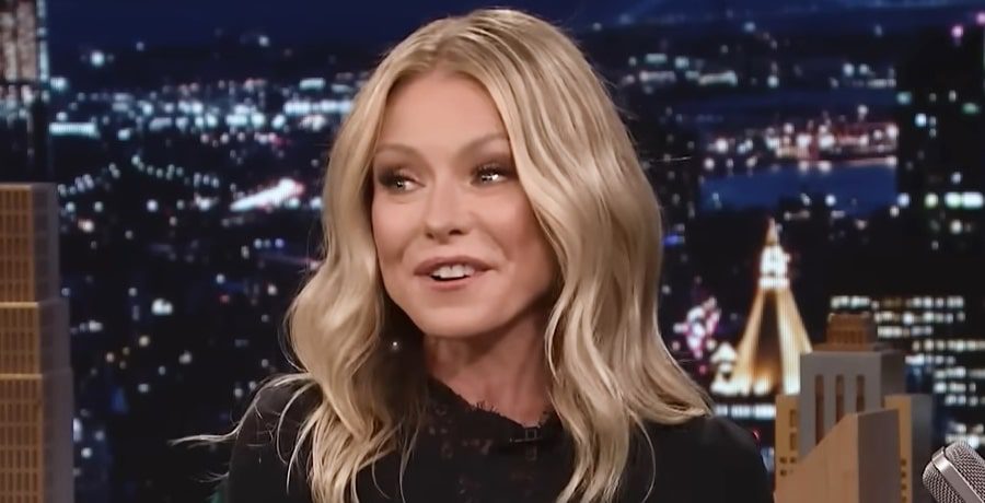 Kelly Ripa Youtube