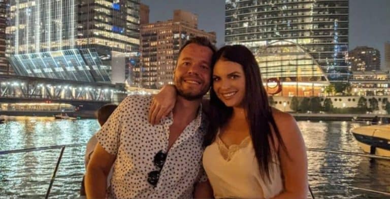 Nick Thompson and Danielle Ruhl from Instagram Netflix, Love Is Blind