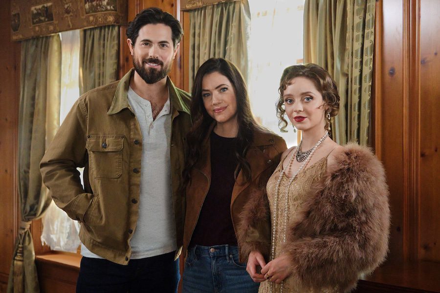 Photo: Chris McNally, Julie Gonzalo, Madeleine Arthur Credit: ©2023 Hallmark Media/Photographer: Bettina Strauss 