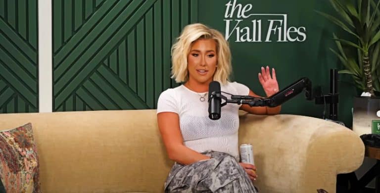 Savannah Chrisley - YouTube
