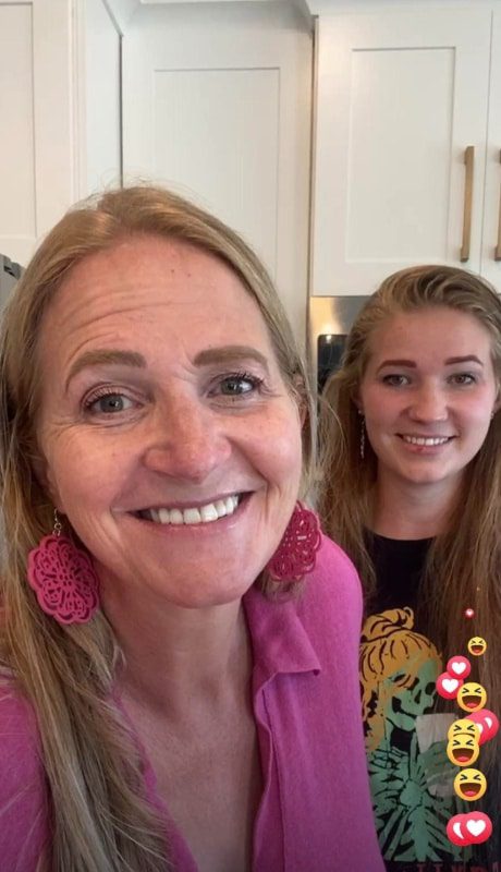Christine Brown and Mykelti Padron, screenshot from GeminiMoonScorpioSun on Reddit