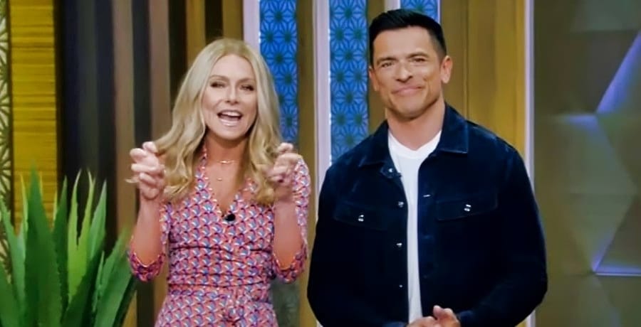 Kelly Ripa - Mark Consuelos Youtube