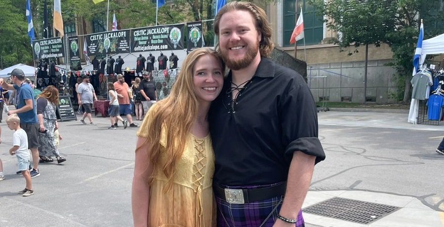 Aspyn Brown & Mitch Thompson From Sister Wives, TLC, Sourced From @mitchellton13 Instagram