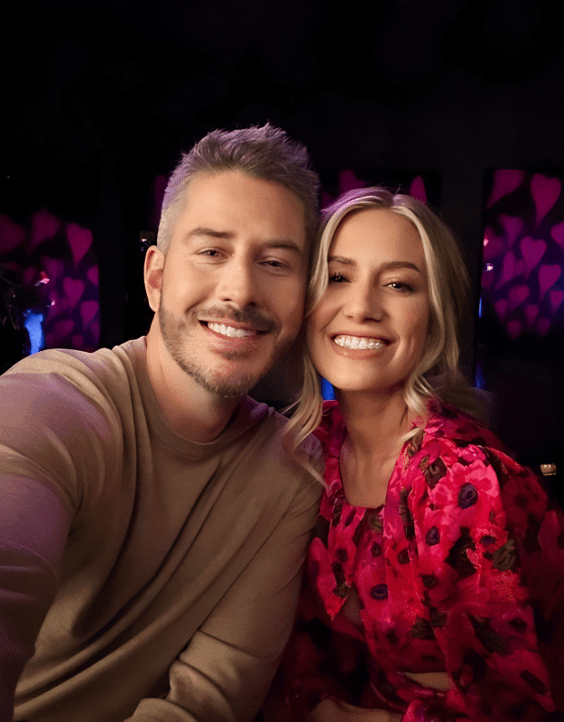 Bachelor Arie Luyendyk and Lauren Burnham - Instagram