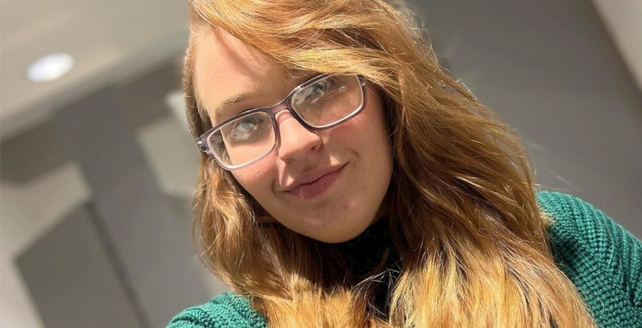 Chickadee with a selfie from IG