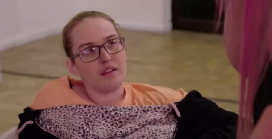 Chickadee on Family Crisis / YouTube