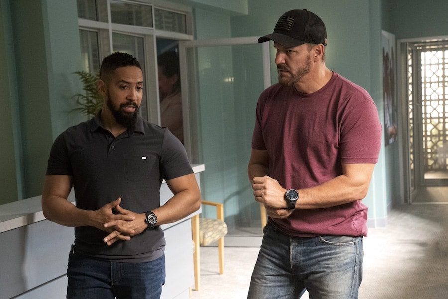 SEAL Team David Boreanaz as Jason Hayes, Neil Brown Jr. as Ray Perry in SEAL Team, streaming on Paramount+. Photo: Monty Brinton/Paramount+. © 2022 CBS Studios Inc. All Rights Reserved.