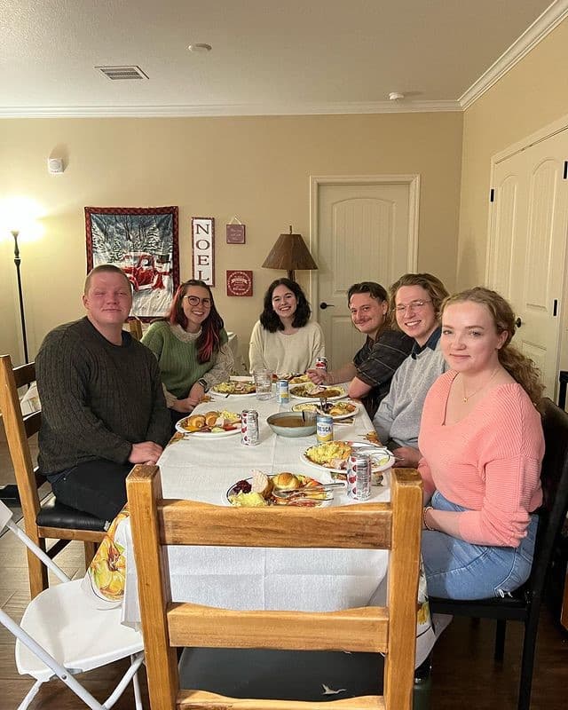 Janelle Brown's Thanksgiving photo with several of her children present, Instagram