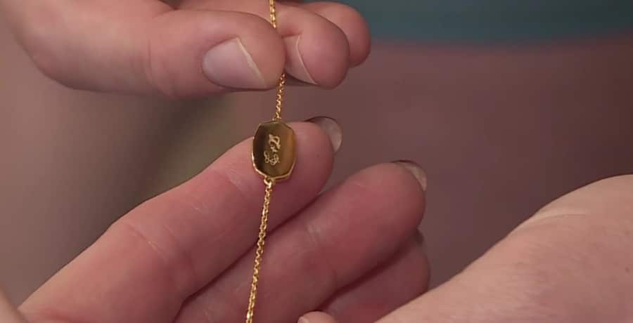 Aspyn offers a new bracelet with engraved C&D initials, and the date of the wedding. - TLC Sister Wives