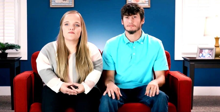 7 Little Johnstons: Liz Johnston - Brice Bolden