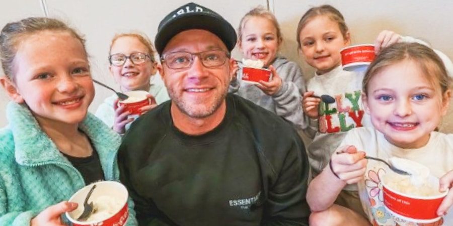 Adam Busby, Parker, Ava, Hazel, Riley, Olivia, OutDaughtered