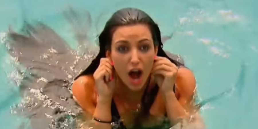 Kim Kardashian famously losing her earrings. - KUWTK - YouTube