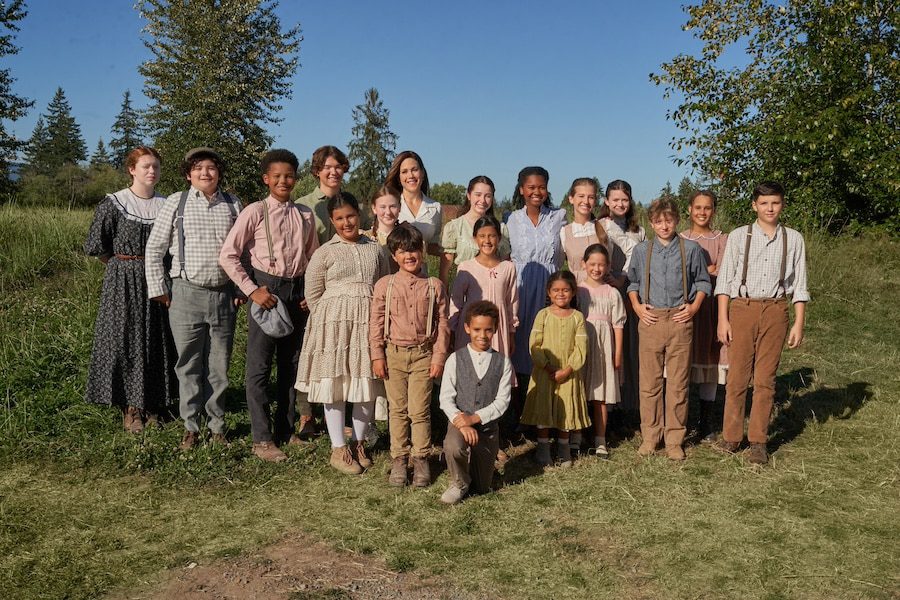 WCTH Photo: Billy Christos Jr., Elias Leacock, Christian Michael Cooper, Erin Krakow, Gracyn Shinyei, Vienna Leacock, Ava Cooper, Jaeda Lily Miller, Remy Marthaller, Sofia Hodsoni Credit: ©2024 Hallmark Media/Photographer: Ricardo Hubbs