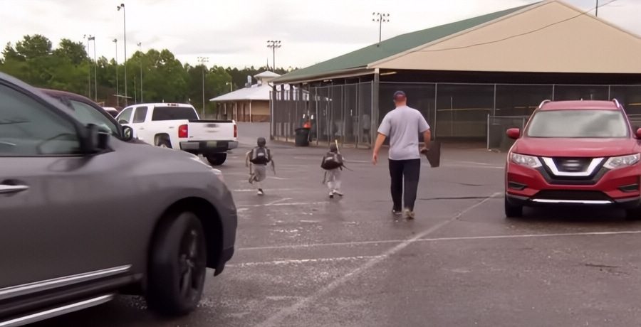 Eric Waldrop Taking The Boys To Baseball - TLC Sweet Home Sextuplets