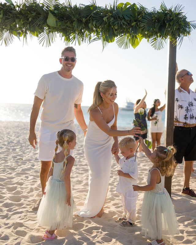 Lauren and Arie Luyendyk and kids/Credit: Arie Luyendyk Instagram