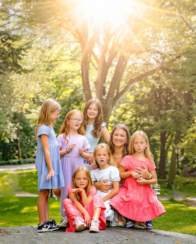 OutDaughtered mom, Danielle Busby, with the quints and Blayke. - Instagram