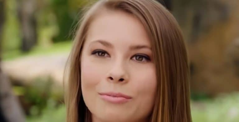 Bindi Irwin - Discovery Australia YouTube