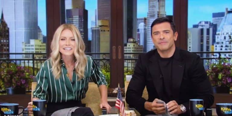 Kelly Ripa and Mark Consuelos - Live