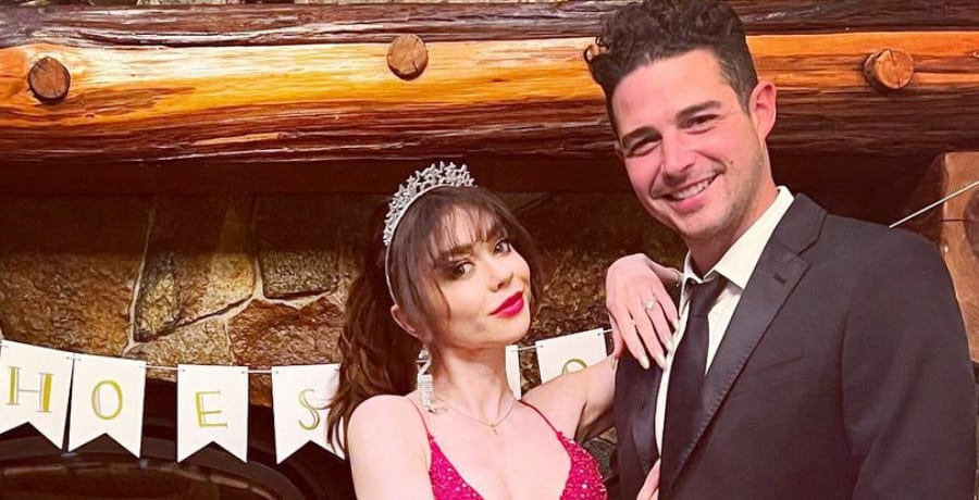 Sarah Hyland and Wells Adams/Credit: Sarah Hyland Instagram