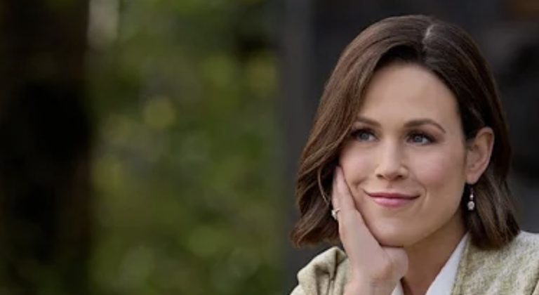 Erin Krakow, WCTH - YouTube