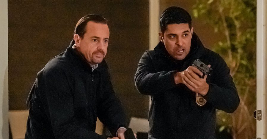 “Close to Home” – When Torres receives a text from Jimmy’s daughter who has discovered a large sum of money near the naval library, the team works together to investigate, on the CBS Original series NCIS, Monday, March 3 (9:00-10:00 PM, ET/PT) on the CBS Television Network, and streaming on Paramount+ (live and on-demand for Paramount+ with SHOWTIME subscribers, or on-demand for Paramount+ Essential subscribers the day after the episode airs)*. Pictured (L-R): Sean Murray as Special Agent Timothy McGee and Wilmer Valderrama as NCIS Special Agent Nicholas “Nick” Torres. Photo: Robert Voets/CBS ©2025 CBS Broadcasting, Inc. All Rights Reserved.