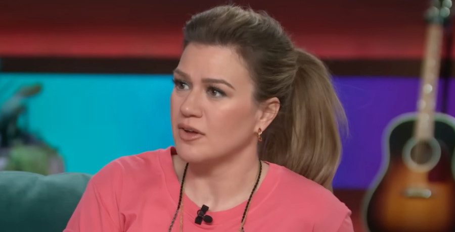 Kelly Clarkson/Credit: YouTube