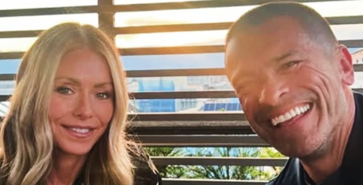 Kelly Ripa and Mark Consuelos Instagram
