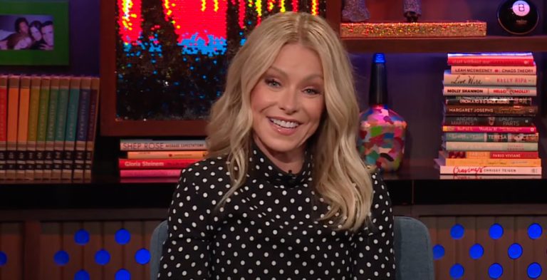 Kelly Ripa - YouTube