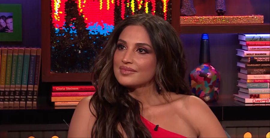 Leva Bonaparte YouTube