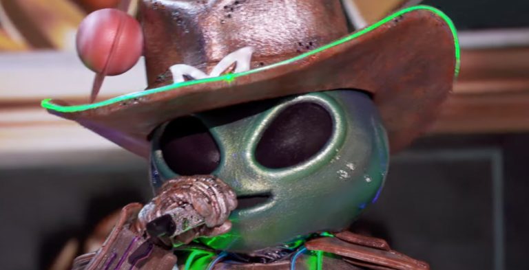 Space Ranger on 'The Masked Singer' - YouTube