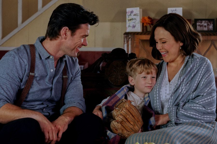 Photo: Kevin McGarry, Hyland Goodrich, Erin KrakowCredit: ©2025 Hallmark Media/Photographer: Ricardo Hubbs