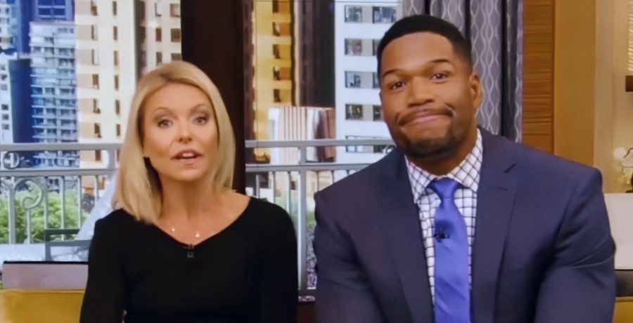 Kelly Ripa & Michael Strahan - YouTube