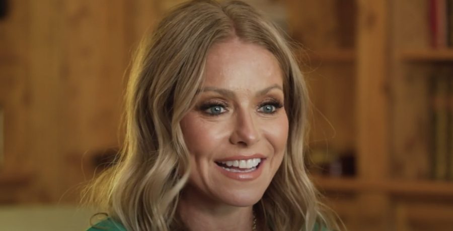 Kelly Ripa - YouTube
