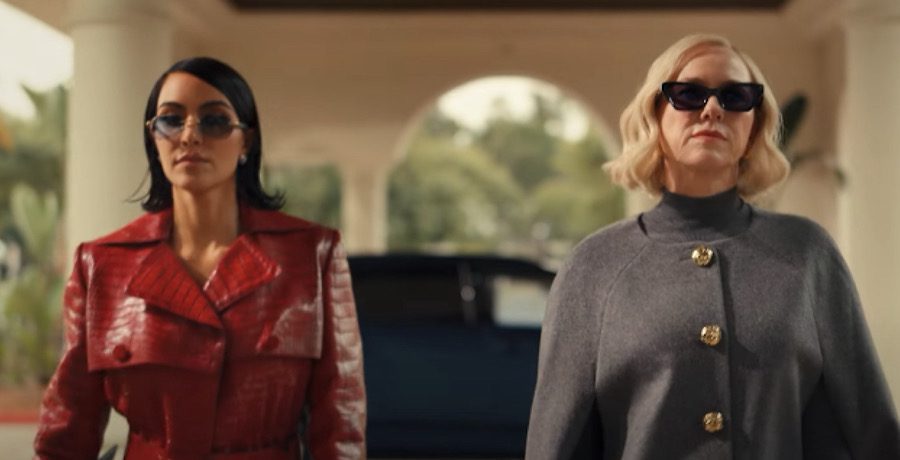 Kim Kardashian, Naomi Watts- YouTube