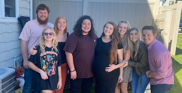 Mitch Thompson, Aspyn Brown Thompson, Truely Brown, Tony Padron, Mykelti Brown Padron, Ysabel Brown, Michelle Petty, Logan Brown- Instagram