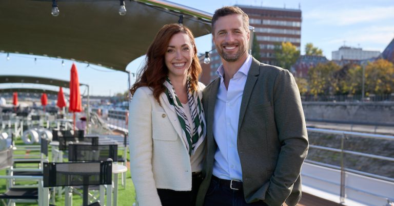 Photo: Sarah Power, Brendan Penny Credit: ©2024 Hallmark Media/Photographer: Nelly Kiss