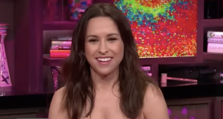 Hallmark, Lacey Chabert - YouTube