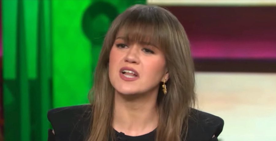 Kelly Clarkson- YouTube