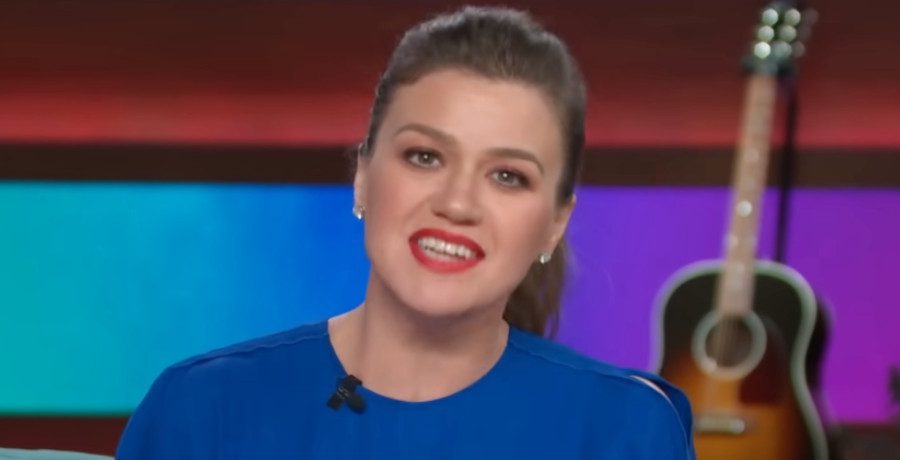 'The Voice' Kelly Clarkson/Credit: YouTube