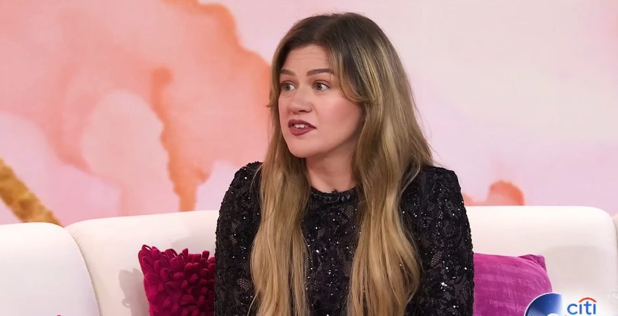 Kelly Clarkson youtube