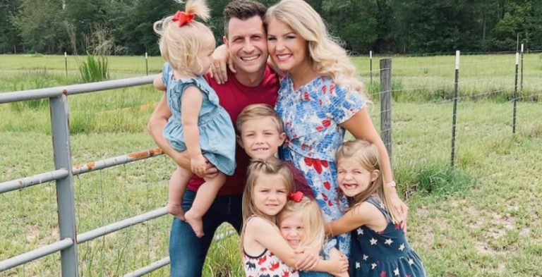 Erin Bates and family/Credit: Instagram