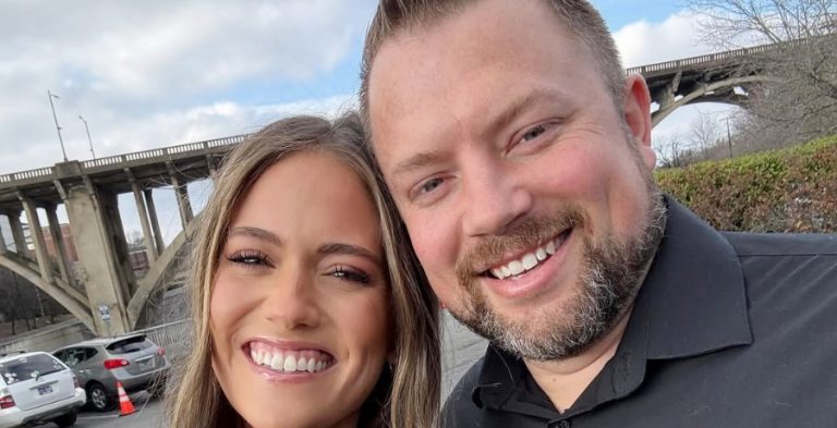 Whitney and Zach Bates/Credit: Instagram