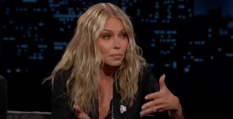 'LIVE' Kelly Ripa/Credit: YouTube