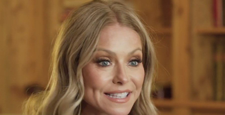 'LIVE' Kelly Ripa/Credit: YouTube