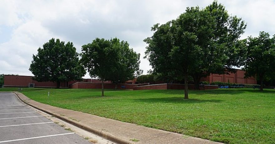 Wiki-commons- middle school