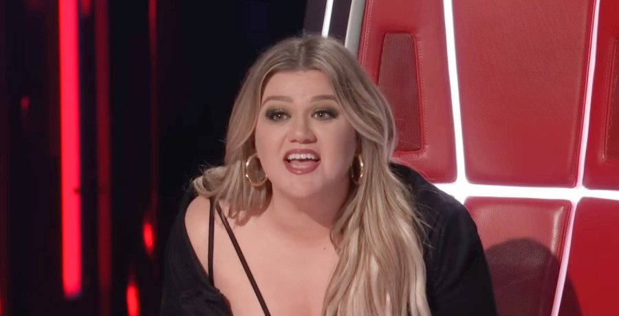 Kelly Clarkson/Credit: YouTube