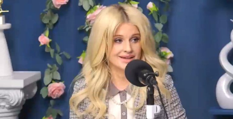 Kelly Osbourne - YouTube